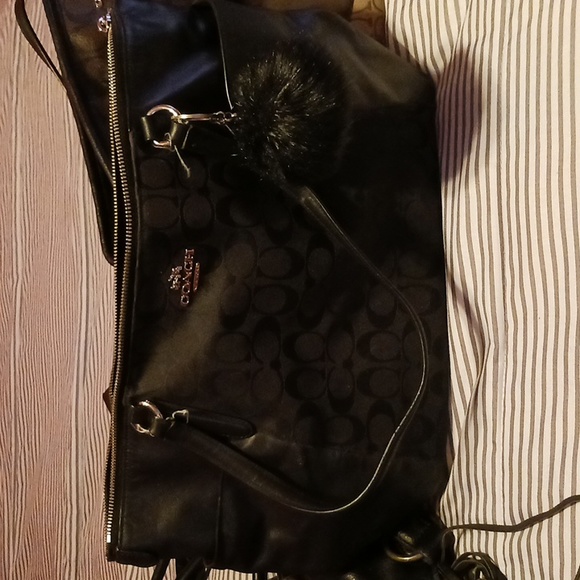 Purses - Picture 2 of 4